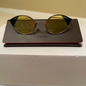 Fendi cat eye sunglasses😎